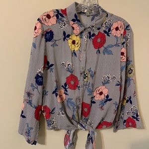 IRIS Button Up Tie Front Top Size Medium